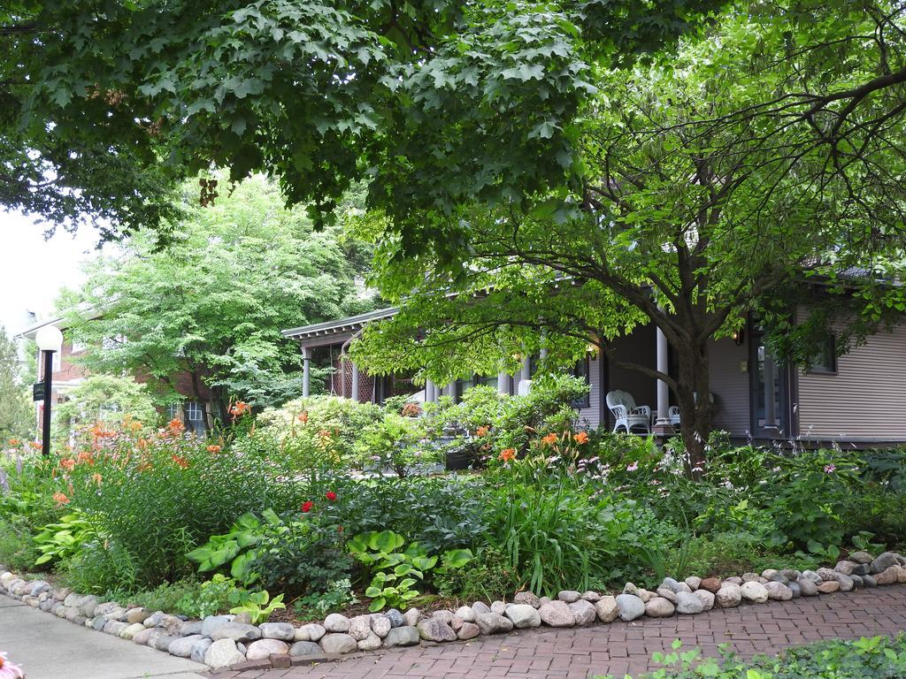 Garden Frühstückspension Champaign